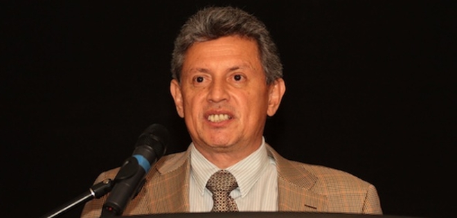 Pedro Delgado renunció a su defensa ante caso Cofiec