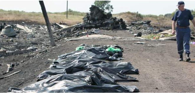Recuperan 282 cadáveres del avión malasio siniestrado en el este de Ucrania