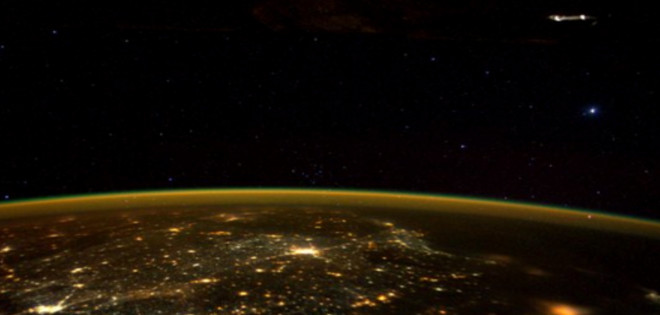 Astronauta de la NASA tuiteó foto de un OVNI