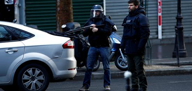 París: terrorista abatido al intentar entrar a una comisaría gritando &quot;Alá es Grande&quot;