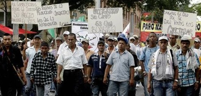 Huelgas campesinas en Colombia se disuelven, tras acuerdo