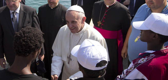 Francisco pide acción &quot;más eficaz e incisiva&quot; contra tráfico de inmigrantes