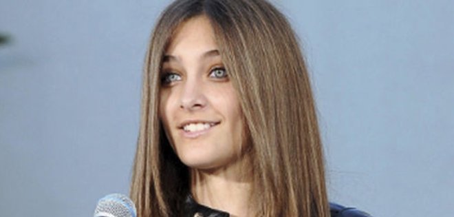 Hija de Michael Jackson evoluciona “favorablemente” tras intento de suicidio
