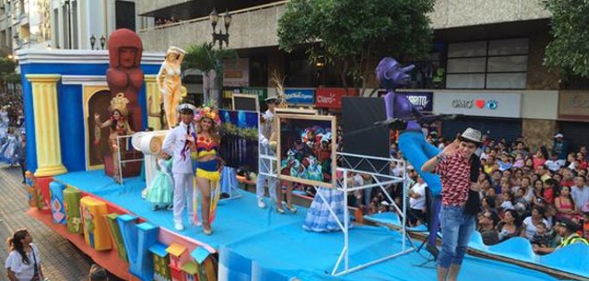Guayaquil Celebró sus fiestas patronales con desfile cívico cultural