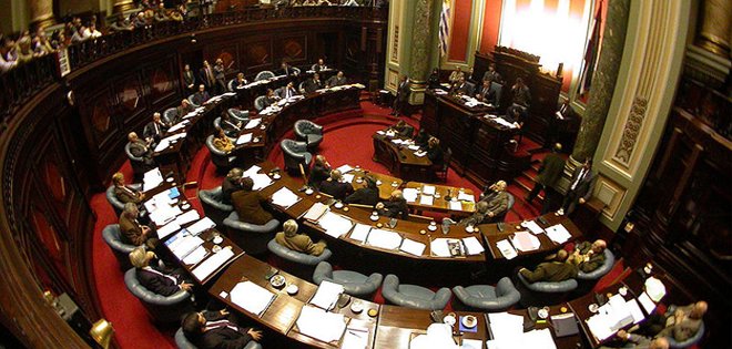 Uruguay: ¿cómo funcionará la producción y venta de marihuana?