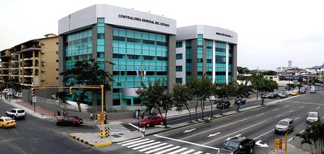 Correa y Nebot coinciden en inauguración de edificio de la Contraloría en Guayaquil