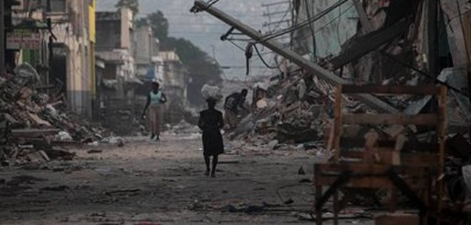 Cinco años después del sismo, Haití honra a sus víctimas e intenta reconstruirse