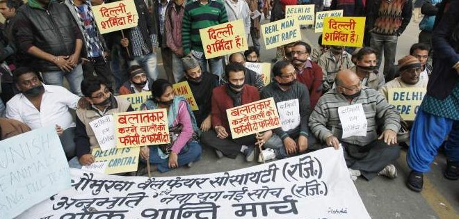 India: declaran culpables a cuatro acusados de brutal violación