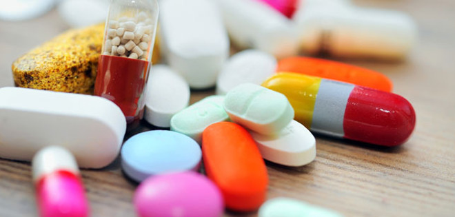 Ecuador trabaja con España y la India para desarrollar medicamentos genéricos