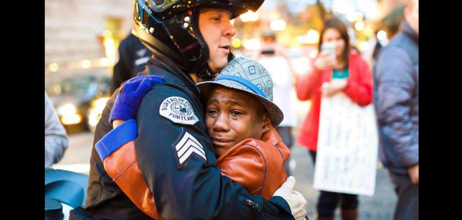 Ferguson: la impactante foto que emocionó a todo Estado Unidos