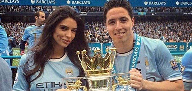 Nasri calla a su novia en Twitter después de que esta maldijera a Deschamps