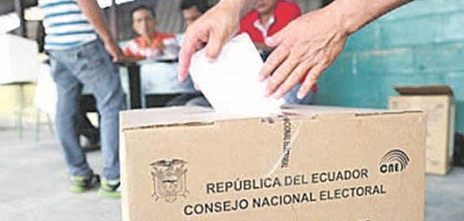Con calma transcurrieron votaciones en Pedernales y Lomas de Sargentillo
