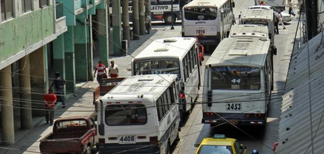 Transportistas piden que universidades determinen porcentaje de alza de pasajes
