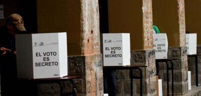 60,8% de la población pide consulta popular para reformar la Constitución