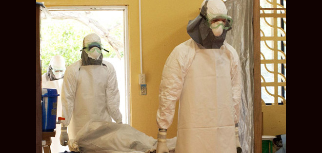 Muere uno de los médicos liberianos tratados con el suero experimental