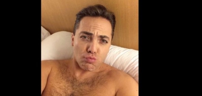 Cristian Castro recuerda su &#039;masaje&#039; con otro desnudo