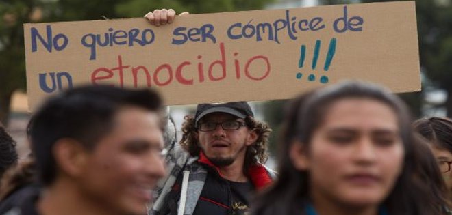 Rafael Correa promete acabar con la pobreza de indígenas del Yasuní