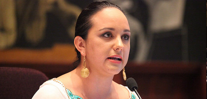 Alianza País presentó reformas que incluyen reelección indefinida