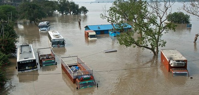 Al menos 37 muertos por lluvias en el noreste de la India