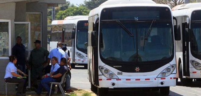 El Gobierno de Panamá contrarresta huelga parcial del transporte masivo