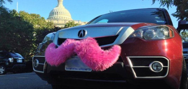 Cartsache: La moda del bigote llega a los autos