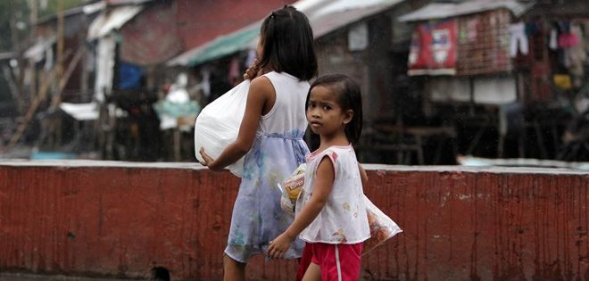 El papa y la OMS envían ayuda a las 120.000 víctimas del tifón Haiyán