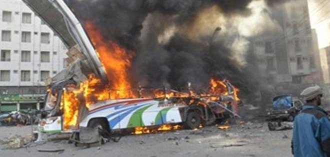 Afganistán: siete muertos por bomba que alcanza a autobús