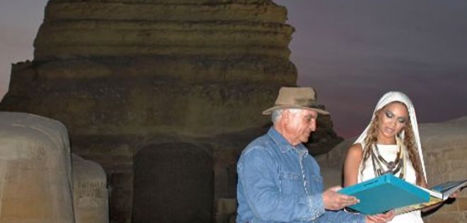 Egiptólogo llama “estúpida” y “maleducada” a Beyoncé