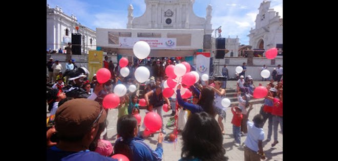 Arrancó campaña &#039;Da Dignidad&#039; contra la mendicidad infantil en Ecuador