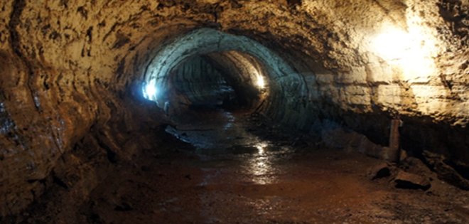 Galápagos: túnel de lava es atractivo turístico en la isla Santa Cruz