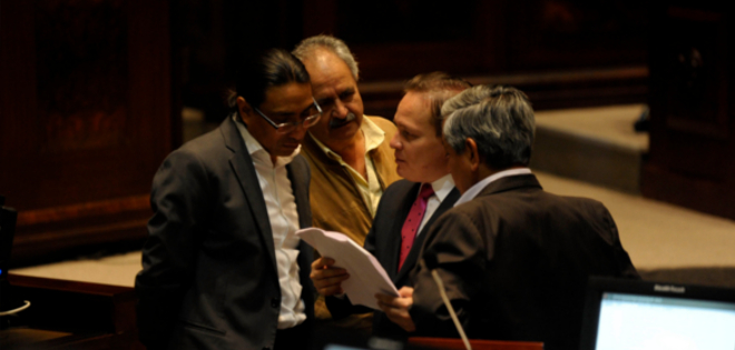 Presidente Correa dice que en los próximos días enviará un nuevo paquete de enmiendas