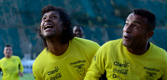 Quiteños podrán ver por TV el partido Ecuador - Uruguay