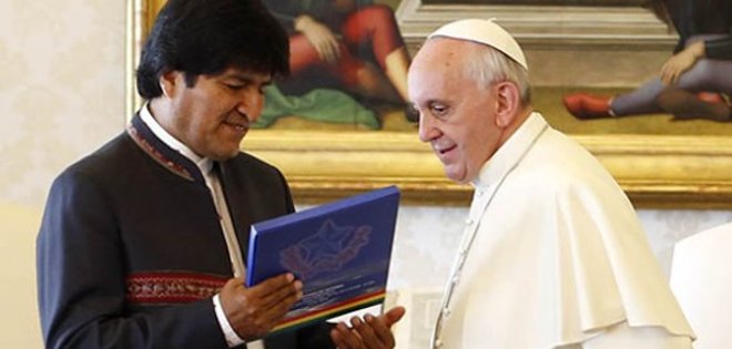 Papa Francisco llega hoy a Bolivia tras su paso por Ecuador