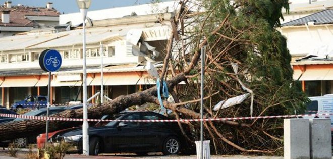 Un muerto y una treintena de heridos por fuertes vientos en norte de Italia