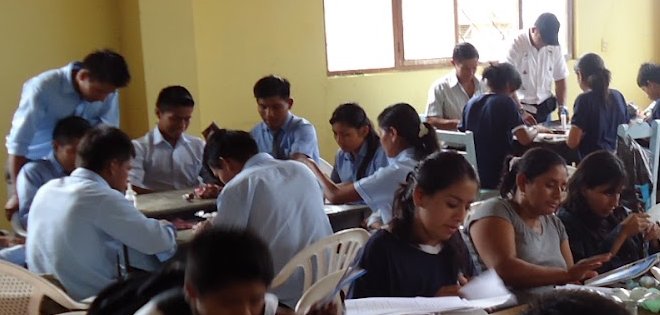 Reclamos por cupos escolares se extienden a la Amazonía