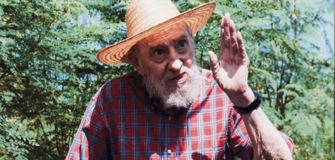Fidel Castro cumple un año sin aparecer en público, alimentando rumores