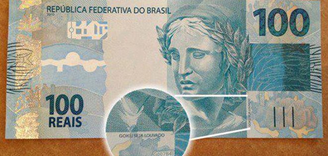 Fan de Dragon Ball emite billetes verdaderos con alabanza a Gokú en Brasil