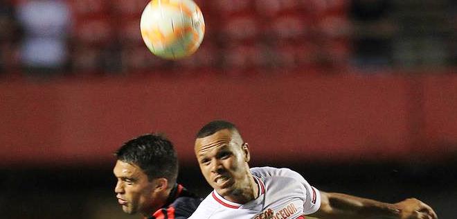 Sao Paulo derrota al San Lorenzo con un gol agónico