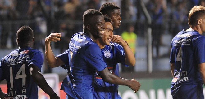 Con triplete de Valencia, Emelec goleó 4-0 al Sport Huancayo