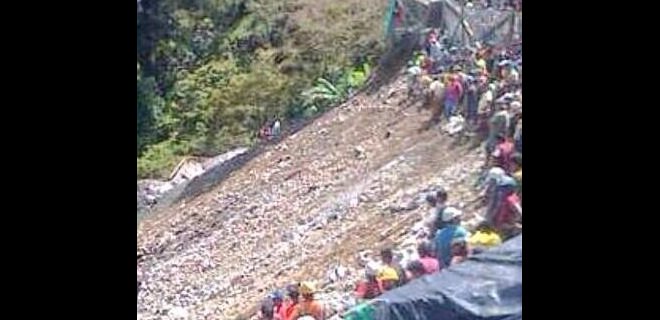 4 muertos y 15 desaparecidos deja el derrumbe de mina en Colombia