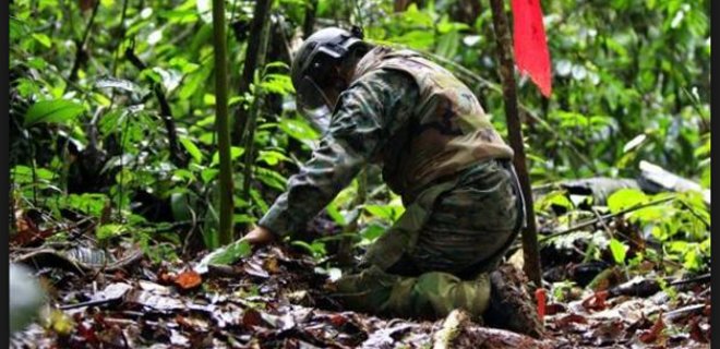 El delicado proceso de encontrar y destruir minas