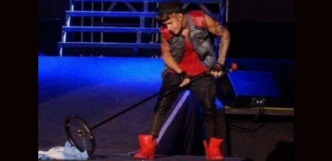 Justin Bieber le falta el respeto a la bandera de Argentina