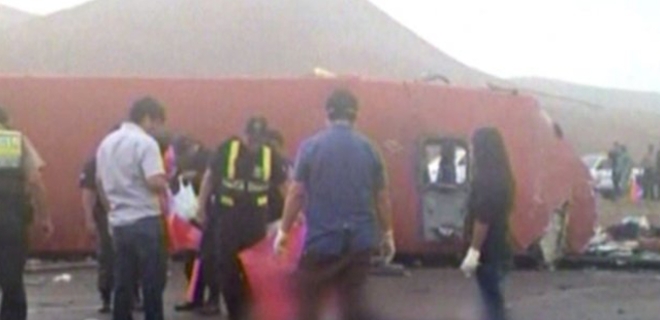Al menos 22 muertos tras cuádruple choque al norte de Lima