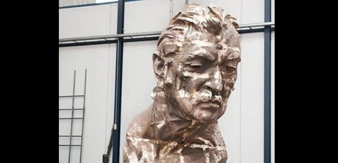 Busto de Febres Cordero podría ser donado, vendido o destruido