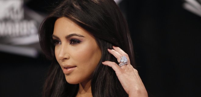 Anillo de bodas de Kim Kardashian se subasta por 749 mil dólares