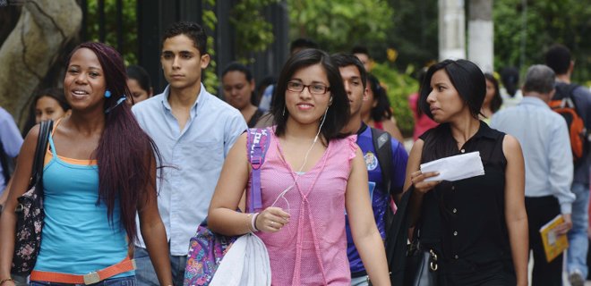 Tesis ya no será una opción de grado para los títulos de tercer nivel