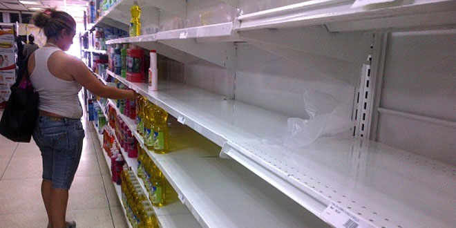 Ecuador suministrará alimentos y vehículos a Venezuela