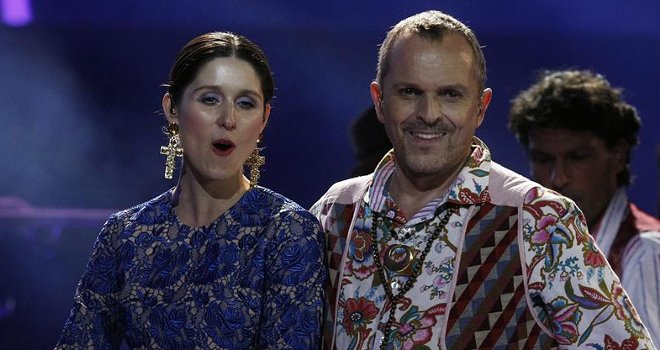 Bosé vuelve como hijo pródigo para destapar recuerdos en Viña