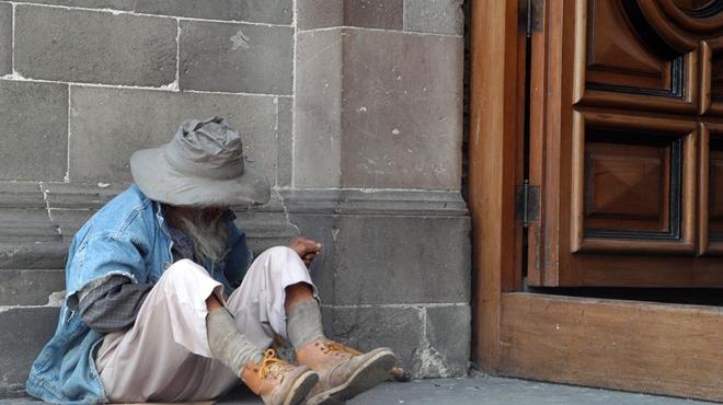 Tres años de prisión para las personas que abandonen a un adulto mayor