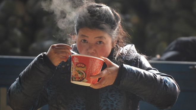 Cómo la caída de las ventas de noodles en China reflejan los grandes cambios sociales que vive el país